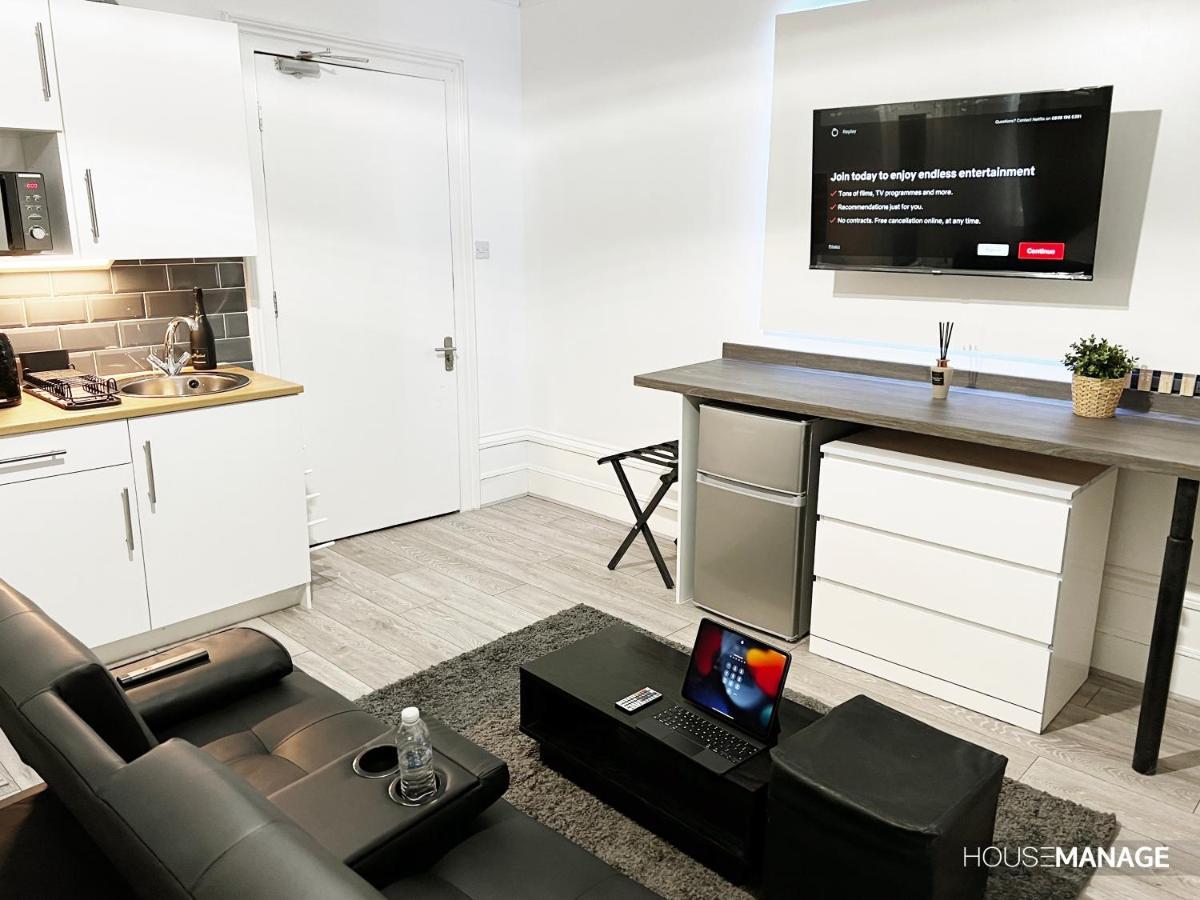 Отель Erin Court Mansion - Rm 11 Кройдон Экстерьер фото